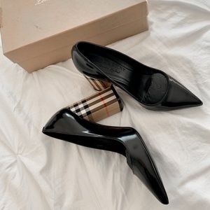 Burberry Vintage Dashwood Block-Heel Pumps